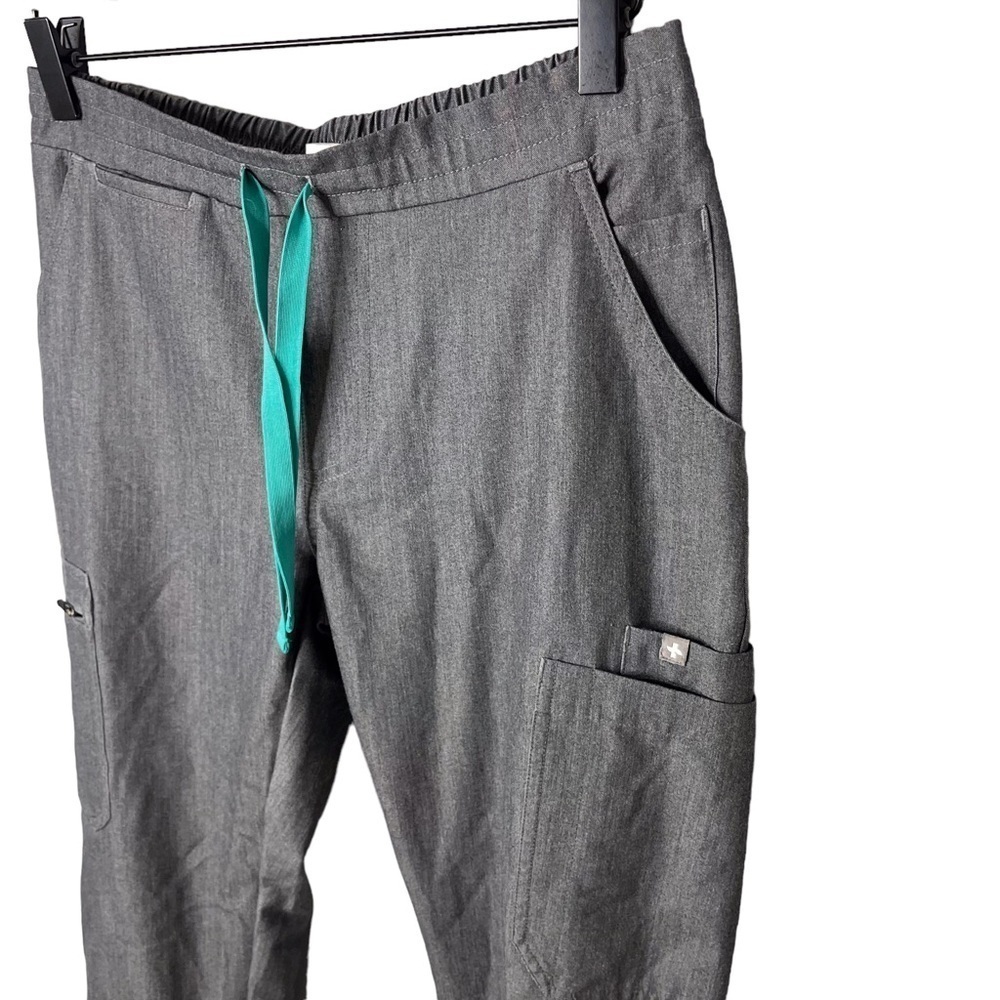 Figs Yola Skinny Scrub Pants Gray Graphite Size XS Cargo Pocket Nurse Medical - Picture 4 of 8